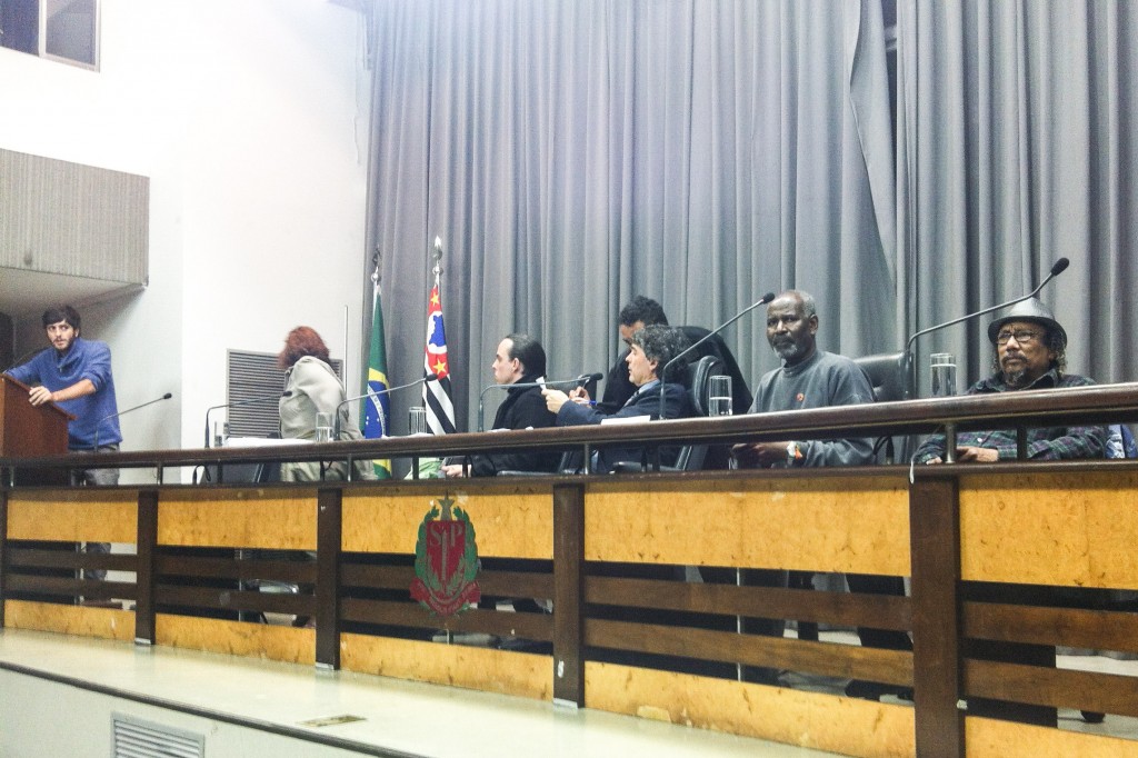 Mesa composta por Suely Mandelbaum, Marcelo Sampaio, Carlos Giannazi, Nelson da Cruz e Gegê. Foto: Fabricio Muriana 